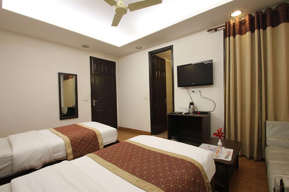 เดอะ เฮอร์มิเทจ โฮเต็ล Bed & Breakfast นิวเดลี ภายนอก รูปภาพ