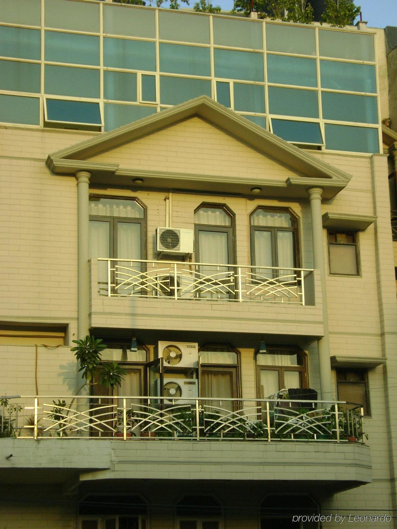 เดอะ เฮอร์มิเทจ โฮเต็ล Bed & Breakfast นิวเดลี ภายนอก รูปภาพ