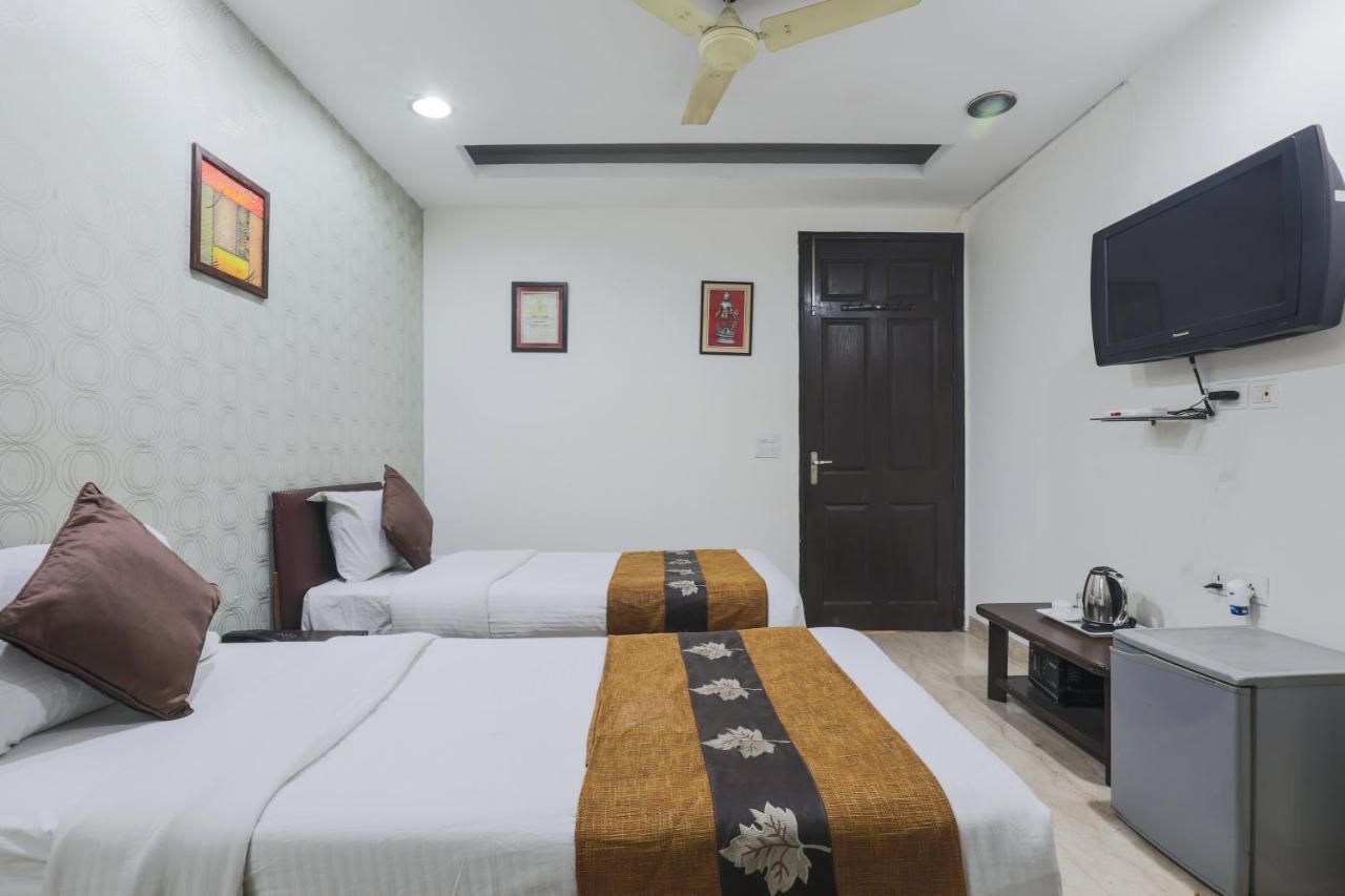 เดอะ เฮอร์มิเทจ โฮเต็ล Bed & Breakfast นิวเดลี ภายนอก รูปภาพ