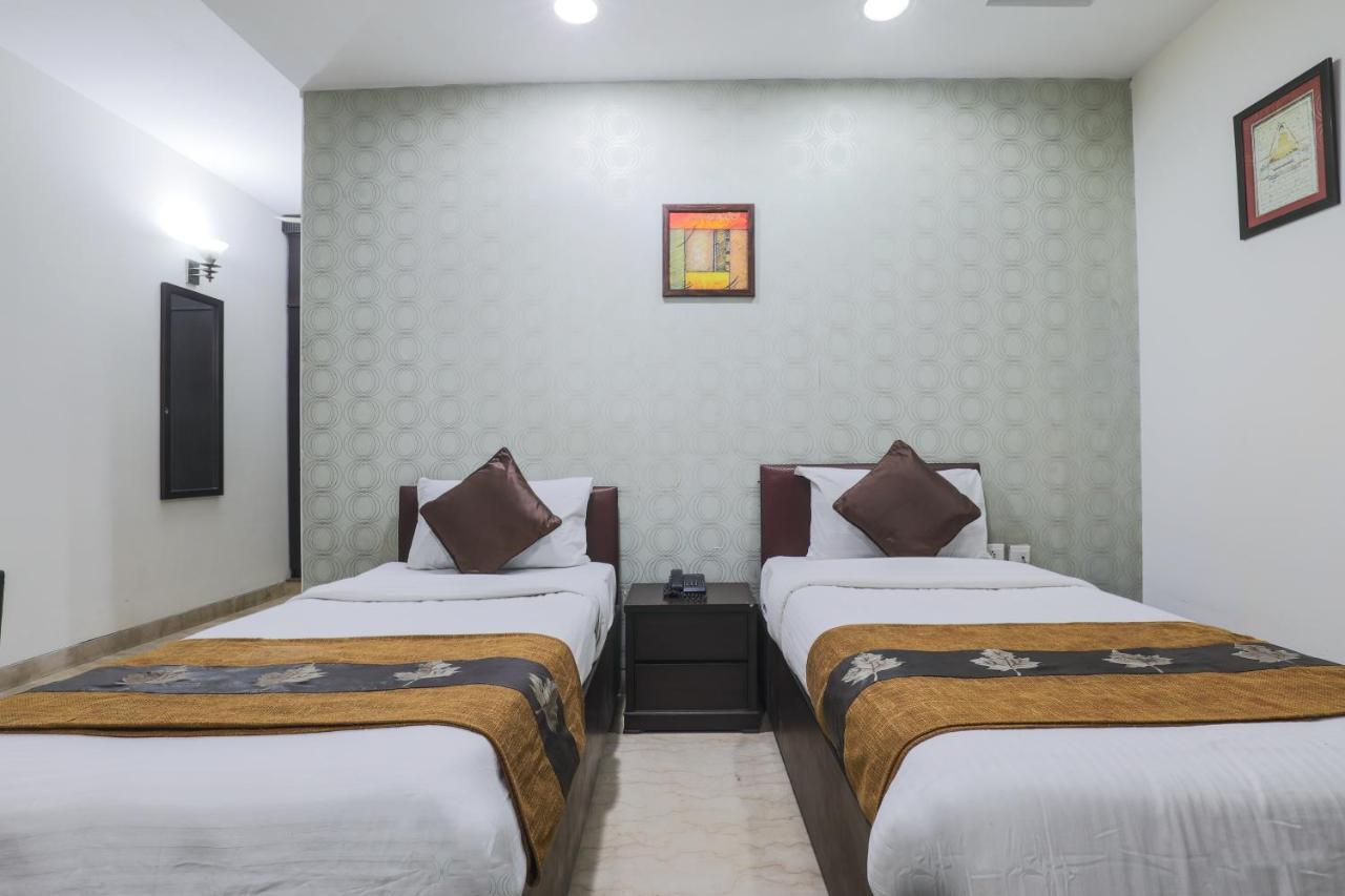 เดอะ เฮอร์มิเทจ โฮเต็ล Bed & Breakfast นิวเดลี ภายนอก รูปภาพ