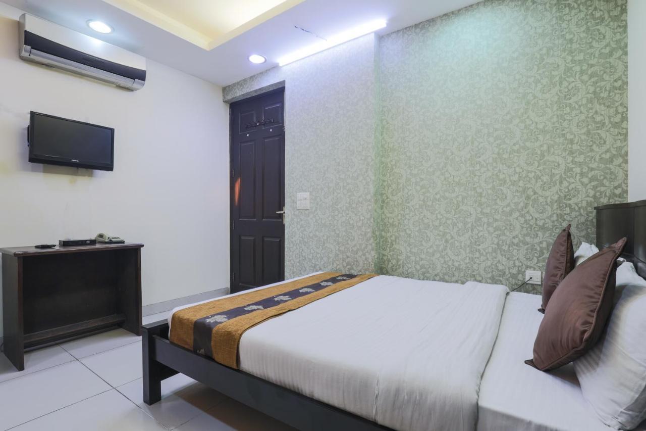 เดอะ เฮอร์มิเทจ โฮเต็ล Bed & Breakfast นิวเดลี ภายนอก รูปภาพ