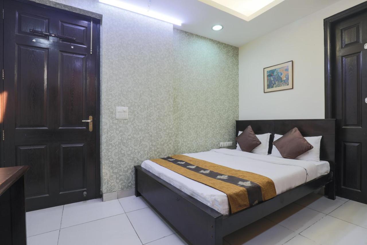 เดอะ เฮอร์มิเทจ โฮเต็ล Bed & Breakfast นิวเดลี ภายนอก รูปภาพ