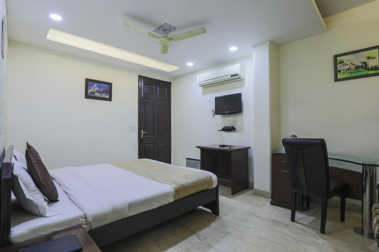 เดอะ เฮอร์มิเทจ โฮเต็ล Bed & Breakfast นิวเดลี ภายนอก รูปภาพ